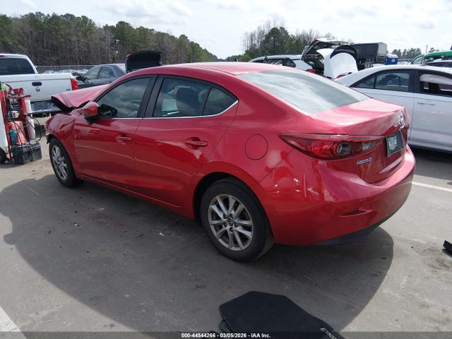 2018 MAZDA MAZDA3 3MZBN1U75JM199310 Photo 2