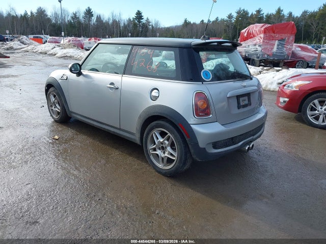 2008 MINI COOPER S WMWMF73578TV33020 Photo 2