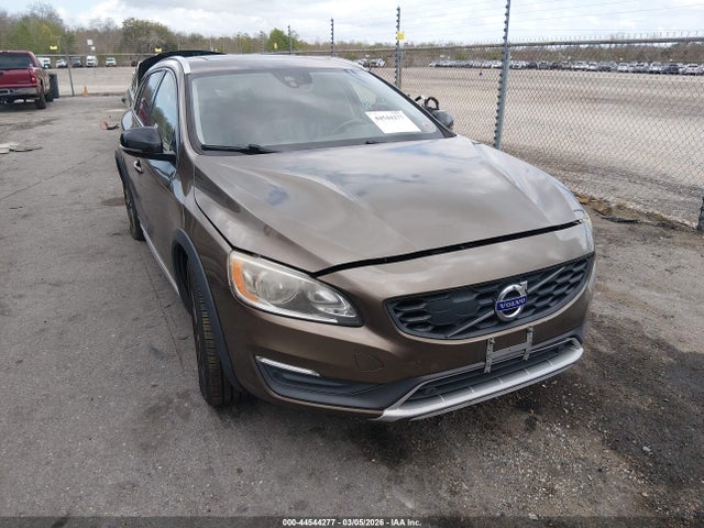 2015 VOLVO V60 CROSS COUNTRY YV4612HK2F1001885