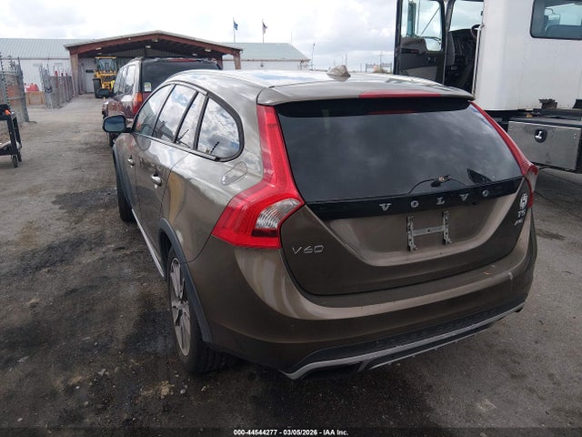 2015 VOLVO V60 CROSS COUNTRY YV4612HK2F1001885 Photo 2