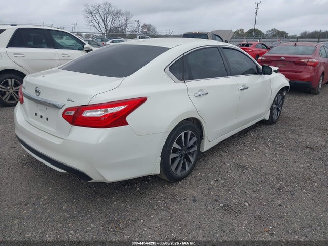 2017 NISSAN ALTIMA 1N4AL3AP3HC133568 Photo 3