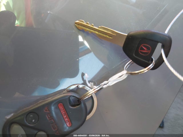44544381 :رقم المزاد ، 19UYA42481A002518 vin ، 2001 Acura Cl 3.2 مزاد بيع