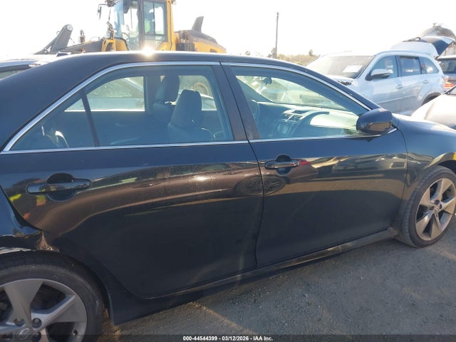 4T1BF1FK3EU762045 Toyota Camry Se Sport