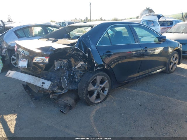 4T1BF1FK3EU762045 Toyota Camry Se Sport