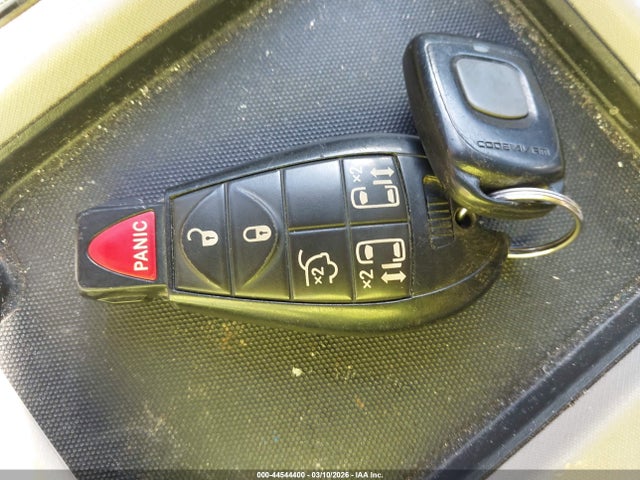 44544400 :رقم المزاد ، 2A4RR5DG9BR712575 vin ، 2011 Chrysler Town & Country Touring مزاد بيع
