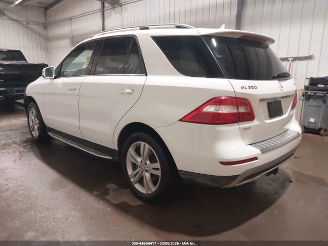 2015 MERCEDES-BENZ ML 350 4JGDA5HB4FA590946 Photo 2
