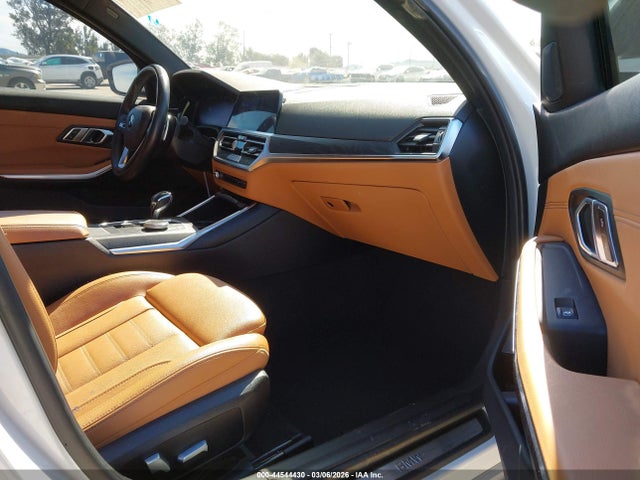 44544430 :رقم المزاد ، 3MW5R1J09M8B95797 vin ، 2021 Bmw 330i مزاد بيع