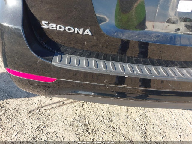 KIA Sedona L 2018 KNDMA5C10J6409145 Image 17