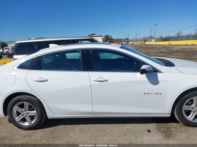1G1ZD5ST8NF124305 Chevrolet Malibu Fwd Lt