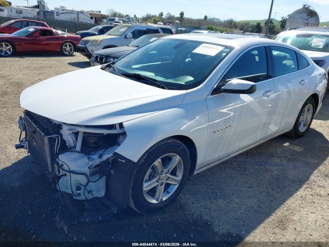1G1ZD5ST8NF124305 Chevrolet Malibu Fwd Lt