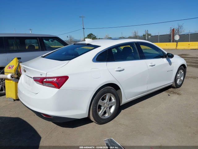 1G1ZD5ST8NF124305 Chevrolet Malibu Fwd Lt