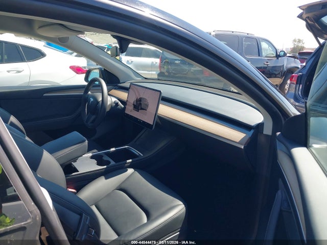 2023 Tesla Model Y Awd/long Range Dual Motor All-wheel Drive მანქანა იყიდება აუქციონზე, vin: 7SAYGDEE0PF850378, აუქციონის ნომერი: 44544475