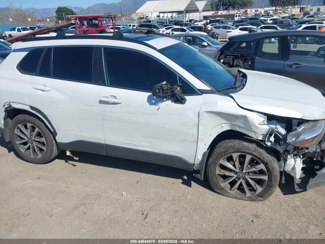 Toyota Corolla Cross Xle 2023 7MUDAAAG2PV058141 Image 18