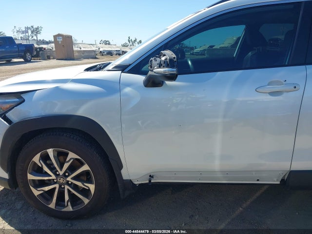 Toyota Corolla Cross Xle 2023 7MUDAAAG2PV058141 Image 19
