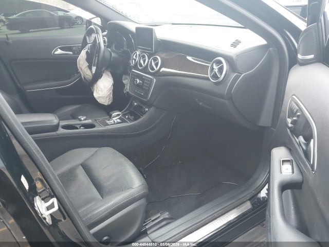 44544510 :رقم المزاد ، WDDTG5CB0FJ046116 vin ، 2015 Mercedes-benz Gla 45 Amg 4matic مزاد بيع
