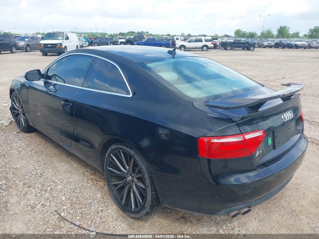 2011 AUDI A5 WAUCFAFR1BA073878 Photo 2