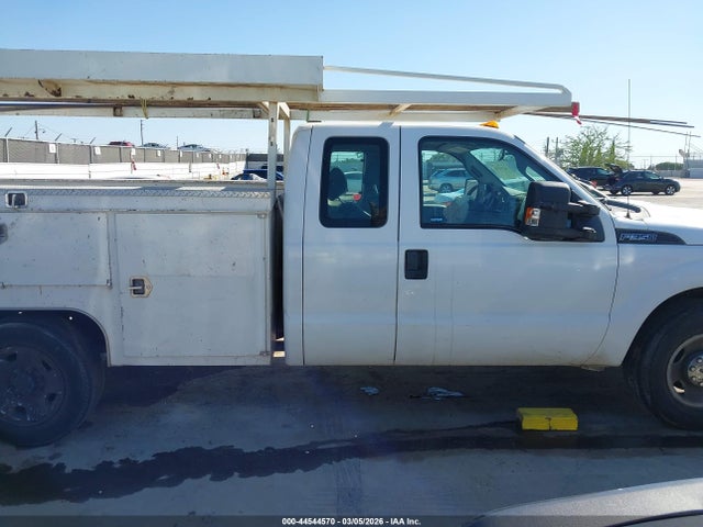 Ford F-350 Chassis Xl 2015 1FD7X3E67FEC40789 Image 13