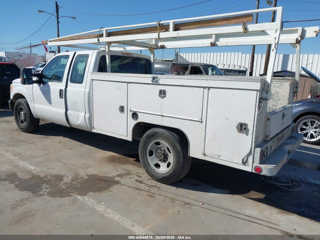 Ford F-350 Chassis Xl 2015 1FD7X3E67FEC40789 Image 3