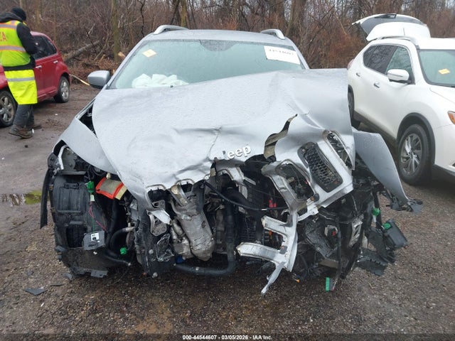 44544607 :رقم المزاد ، 1C4PJLCB0EW252829 vin ، 2014 Jeep Cherokee Latitude مزاد بيع