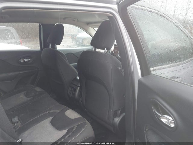 44544607 :رقم المزاد ، 1C4PJLCB0EW252829 vin ، 2014 Jeep Cherokee Latitude مزاد بيع
