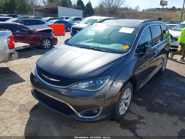 Продаж на аукціоні авто 2017 Chrysler Pacifica Touring-l, vin: 2C4RC1BG1HR809779, номер лоту: 44544614