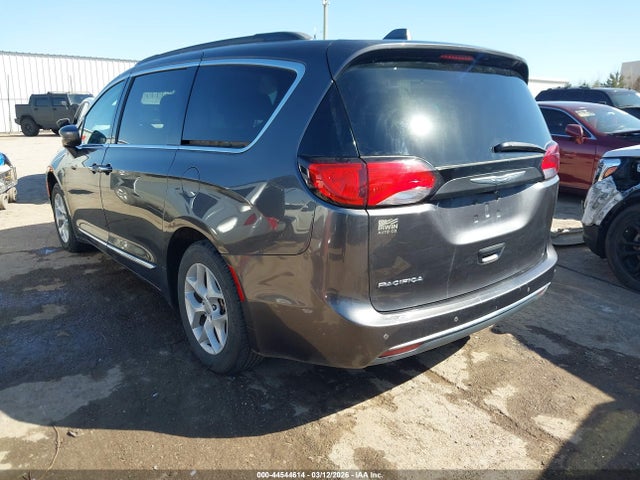 Продаж на аукціоні авто 2017 Chrysler Pacifica Touring-l, vin: 2C4RC1BG1HR809779, номер лоту: 44544614