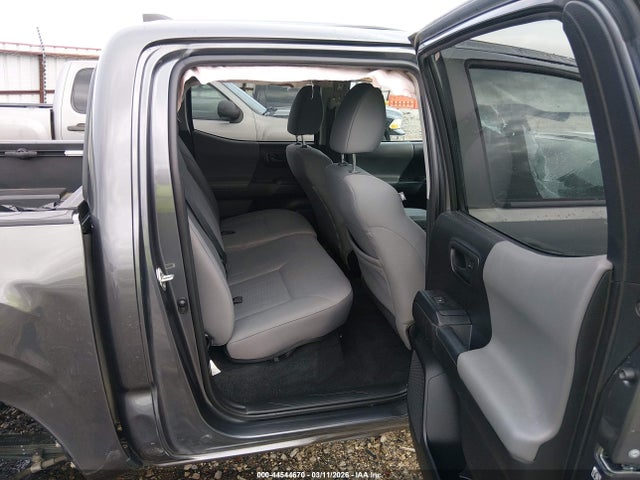 5TFAX5GN6KX133354 Toyota Tacoma Sr