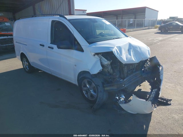 2017 MERCEDES-BENZ METRIS WD3PG2EA9H3295854