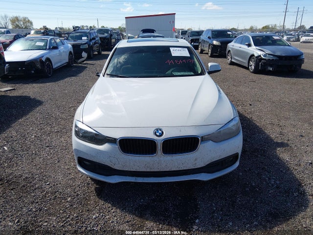 2017 Bmw 320i მანქანა იყიდება აუქციონზე, vin: WBA8E1G37HNU18223, აუქციონის ნომერი: 44544735