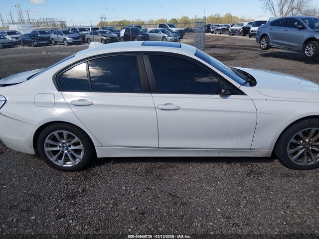 2017 Bmw 320i მანქანა იყიდება აუქციონზე, vin: WBA8E1G37HNU18223, აუქციონის ნომერი: 44544735