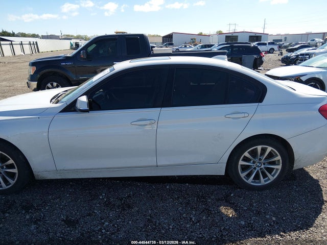 2017 Bmw 320i მანქანა იყიდება აუქციონზე, vin: WBA8E1G37HNU18223, აუქციონის ნომერი: 44544735