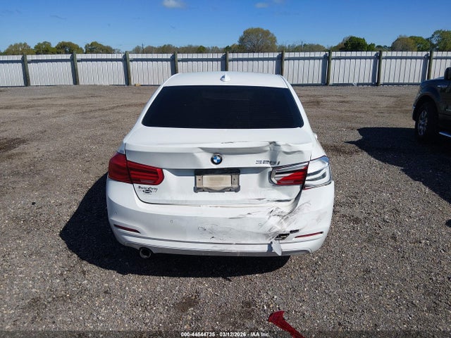 2017 Bmw 320i მანქანა იყიდება აუქციონზე, vin: WBA8E1G37HNU18223, აუქციონის ნომერი: 44544735