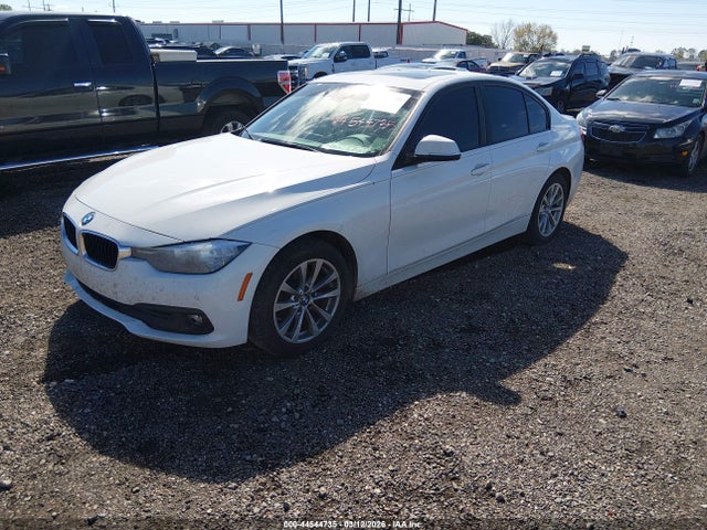 2017 Bmw 320i მანქანა იყიდება აუქციონზე, vin: WBA8E1G37HNU18223, აუქციონის ნომერი: 44544735