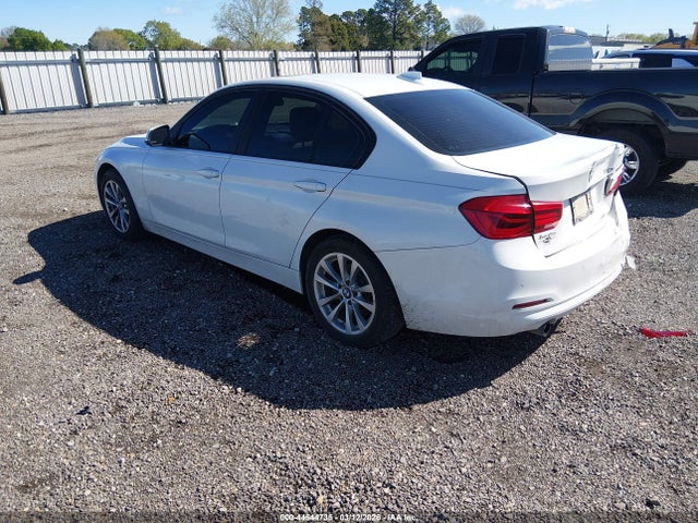 2017 Bmw 320i მანქანა იყიდება აუქციონზე, vin: WBA8E1G37HNU18223, აუქციონის ნომერი: 44544735