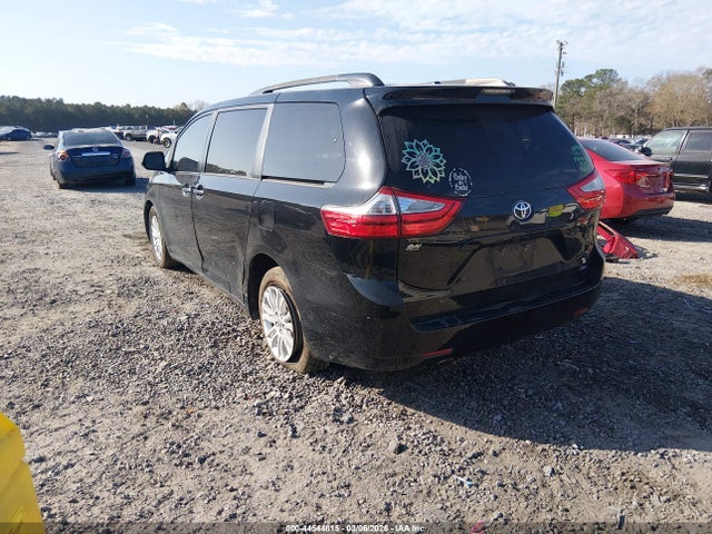 2016 TOYOTA SIENNA 5TDYK3DC1GS712995 Photo 2