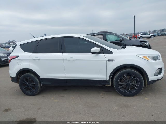 Ford ESCAPE SE 2017 1FMCU9GDXHUD47446 Image 13