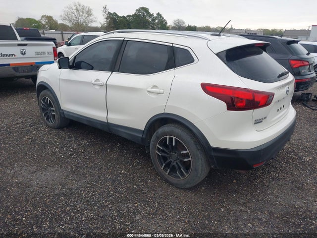 2017 NISSAN ROGUE SPORT JN1BJ1CR3HW142201 Photo 2