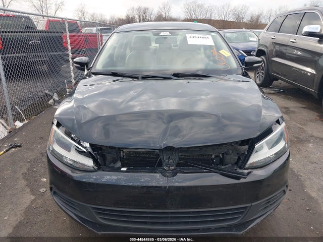 44544885 :رقم المزاد ، 3VWB17AJ4EM437992 vin ، 2014 Volkswagen Jetta 1.8t Se مزاد بيع