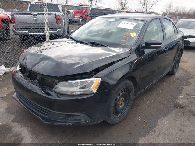 44544885 :رقم المزاد ، 3VWB17AJ4EM437992 vin ، 2014 Volkswagen Jetta 1.8t Se مزاد بيع