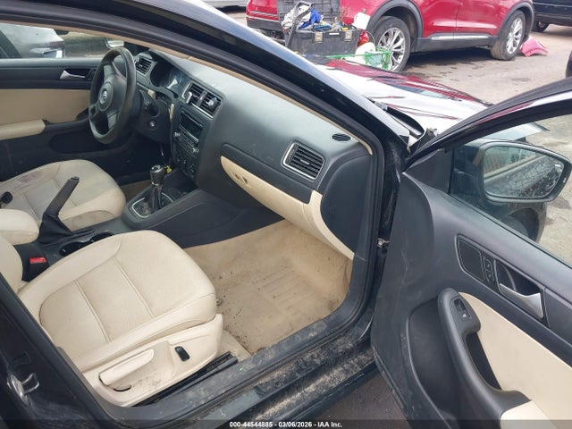 44544885 :رقم المزاد ، 3VWB17AJ4EM437992 vin ، 2014 Volkswagen Jetta 1.8t Se مزاد بيع