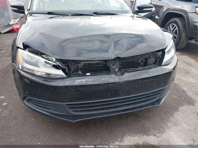 44544885 :رقم المزاد ، 3VWB17AJ4EM437992 vin ، 2014 Volkswagen Jetta 1.8t Se مزاد بيع