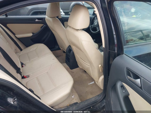 44544885 :رقم المزاد ، 3VWB17AJ4EM437992 vin ، 2014 Volkswagen Jetta 1.8t Se مزاد بيع