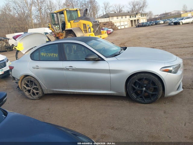 44544914 :رقم المزاد ، ZARFANANXL7625909 vin ، 2020 Alfa Romeo Giulia Sport Awd مزاد بيع
