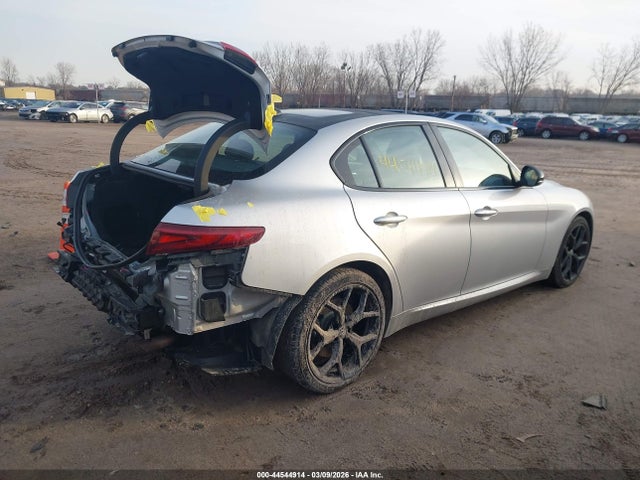 44544914 :رقم المزاد ، ZARFANANXL7625909 vin ، 2020 Alfa Romeo Giulia Sport Awd مزاد بيع