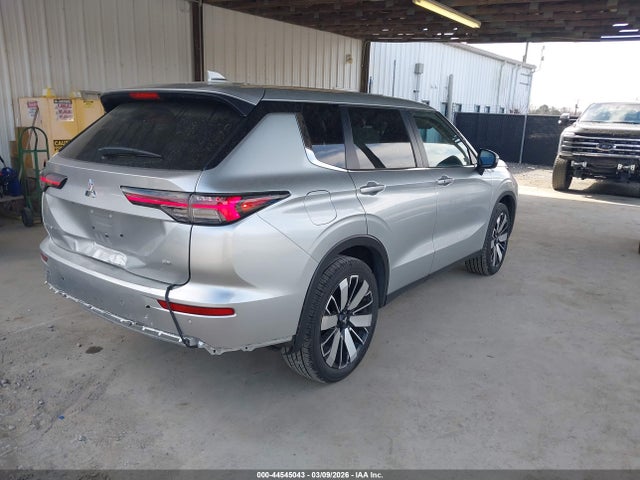 2025 MITSUBISHI OUTLANDER JA4J3VA81SZ034843 Photo 3