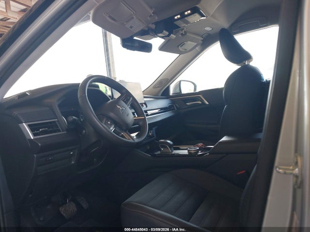 2025 MITSUBISHI OUTLANDER JA4J3VA81SZ034843 Photo 4