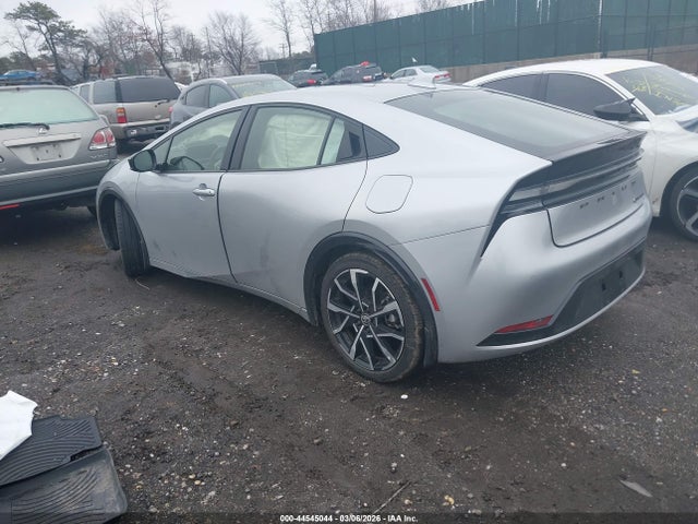 2024 TOYOTA PRIUS PRIME JTDACACU8R3025384 Photo 2