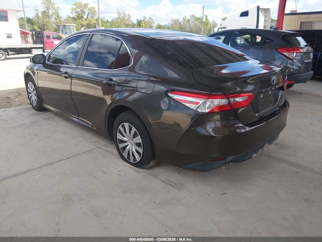 2018 TOYOTA CAMRY HYBRID 4T1B31HK3JU504446 Photo 2