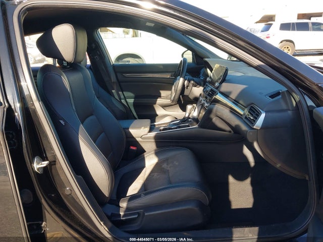 1HGCV1F31KA117218 Honda Accord Sport