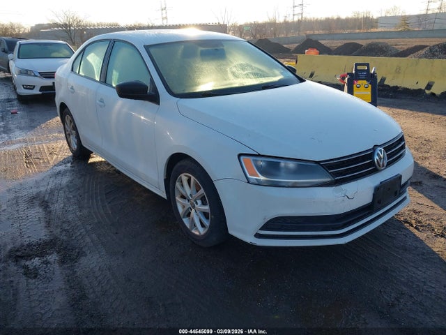 44545099 :رقم المزاد ، 3VWD17AJ8FM296564 vin ، 2015 Volkswagen Jetta 1.8t Se مزاد بيع